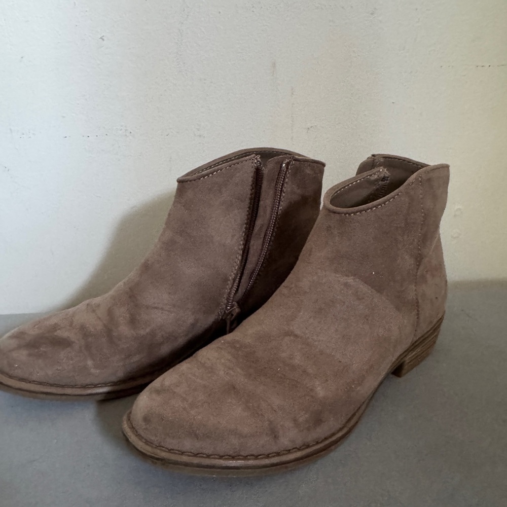 Girls (Kids) Brown Suede Ankle Boots